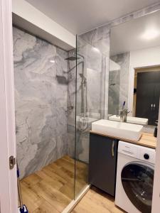 Delux apartment next to ice rink