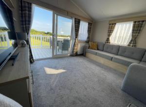 Newperran 102 - 2 Bedroom Country & Valley View Caravan