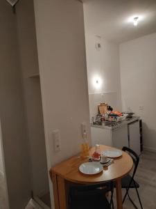 Appartements Gorgeous New apartment, 5mn walk to metro line 5 : photos des chambres