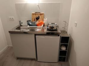 Appartements Gorgeous New apartment, 5mn walk to metro line 5 : photos des chambres