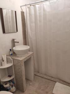 Casa Mango amplia con alberca y cerca de la Media Luna !!!