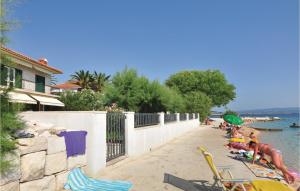 2 Bedroom Awesome Apartment In Dugi Rat