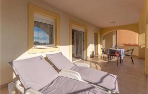 Awesome Apartment In Razanj