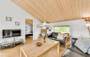 Three-Bedroom Holiday Home In Tarm