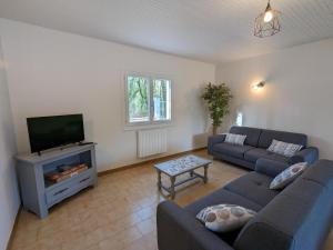 Maisons de vacances Gite Puyreaux, 4 pieces, 5 personnes - FR-1-653-227 : photos des chambres