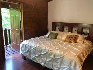 Cabaña de las Flores. Magia en la laguna