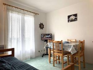 Appartements Appartement Saint-Gilles-Croix-de-Vie, 2 pieces, 3 personnes - FR-1-224-140 : photos des chambres