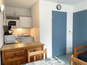 Appartements Appartement Saint-Gilles-Croix-de-Vie, 2 pieces, 3 personnes - FR-1-224-140 : photos des chambres