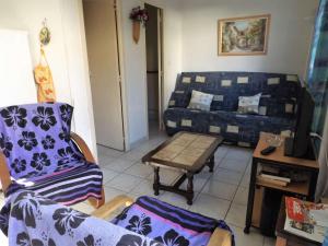 Villa Mitoyenne 6 Pers avec Terrasse, BBQ, Parking et WIFI à Grau dAgde - FR-1-423-179