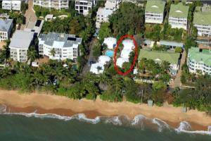 Unique Ocean-front Igloo at Trinity Beach sleeps 2