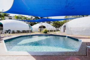 Unique Ocean-front Igloo at Trinity Beach sleeps 2