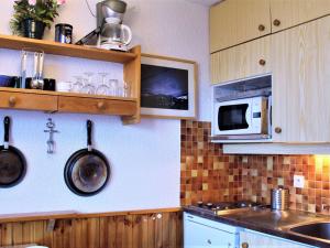 Appartements Appartement Risoul, 1 piece, 4 personnes - FR-1-330-169 : photos des chambres