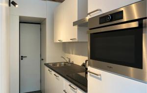 Stunning Home In Putten With Kitchen