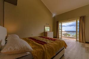 Beachfront Tamarin Villa
