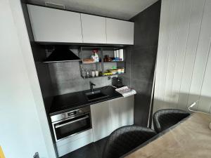 Cosy studio for 4 near ski lift, MELEZES K22