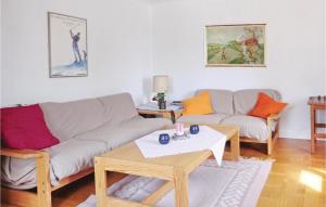 3 Bedroom Beautiful Home In Löttorp