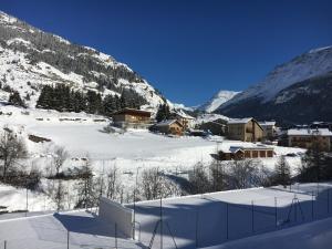 Appartements Appartement ensoleille Lanslevillard station Val Cenis Vanoise : photos des chambres