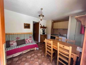 Appartements Appartement ensoleille Lanslevillard station Val Cenis Vanoise : photos des chambres