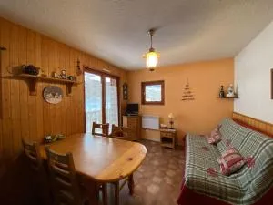 Appartement ensoleillé Lanslevillard station Val Cenis Vanoise - LʼAdroit