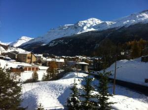 Appartements Appartement ensoleille Lanslevillard station Val Cenis Vanoise : photos des chambres