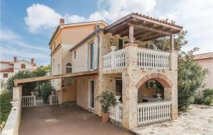 Stunning Apartment In Liznjan With Wifi