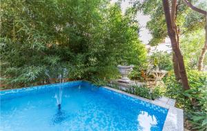 Amazing Apartment In Liznjan With 2 Bedrooms, Wifi And Outdoor Swimming Pool