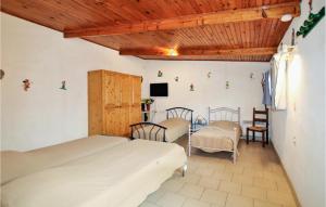Maisons de vacances Lovely Home In Rochefort Du Gard : photos des chambres