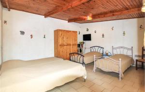 Maisons de vacances Lovely Home In Rochefort Du Gard : photos des chambres