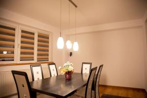 Penthouse 145mp - Living spatios - 2 Dormitoare cu bai private - Bucatarie complet utilata