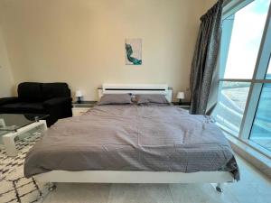 Studio - Steps from Downtown