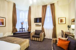 Executive Double Room room in The Duke of Edinburgh Hotel & Bar