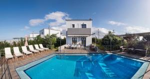 Akron Villas Chania, 1 Maritsa, 2 Suzanna, 3 Ioanna