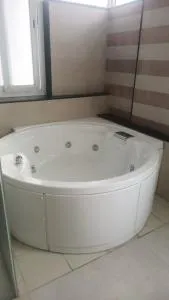 Royal Nest - Luxury Stay - Sāsvad