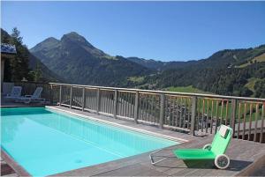 2 bed Chalet, sleeps 5 with shared pool - Morzine