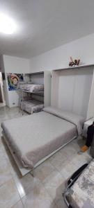 Ampio monolocale con terrazzo - a 2 passi dal mare