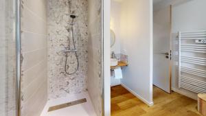 Grands Appartements avec Jacuzzi Prive By L'Argalyde Spa&Detente : photos des chambres