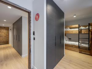 Appartement 6 chambres avec sauna et parking, à Courchevel - FR-1-562-62