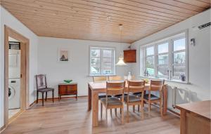 Nice Home In Lemvig With Wifi