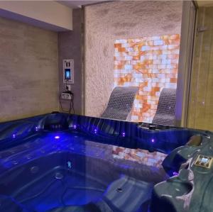 Golden Pine Spa Apartment