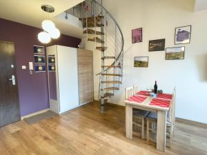 Apartament fioletowy w Polanicy