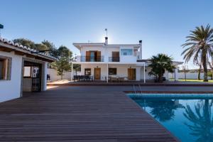 Villa Huerta 1 Manises, jacuzzi, sauna, piscina