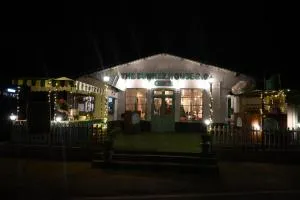 The Bunker House - Sari