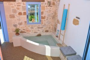 Mouse House with Sea View and Mini Pool