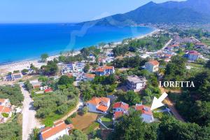 Loretta studio