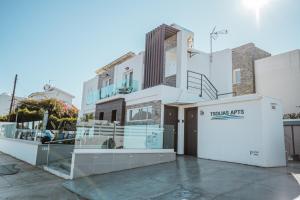 Tsolias Apartments