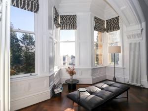 The Mary Maude Suite Stone Cross Mansion