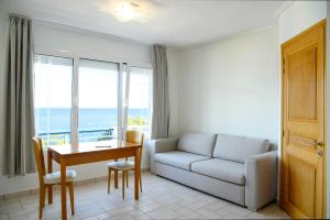 Superior Three-Bedroom Apartment with Sea View