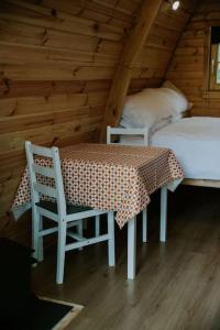 Oak SPECIAL WINTER OFFERS - Hot tub