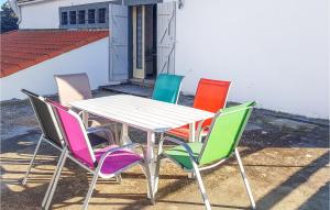 Appartements 3 Bedroom Stunning Apartment In Nissan-lez-enserune : photos des chambres