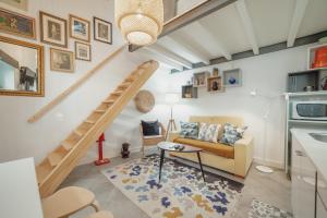 Mezzanine Stylish Apartments by Vacationy